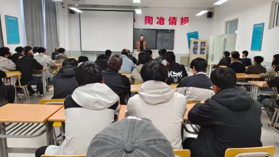 国防后备营联合机电工程学院开展征兵宣讲活动